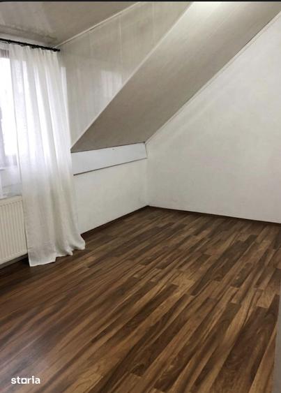 Casă cu 7 camere cu Canalizare în Brănești