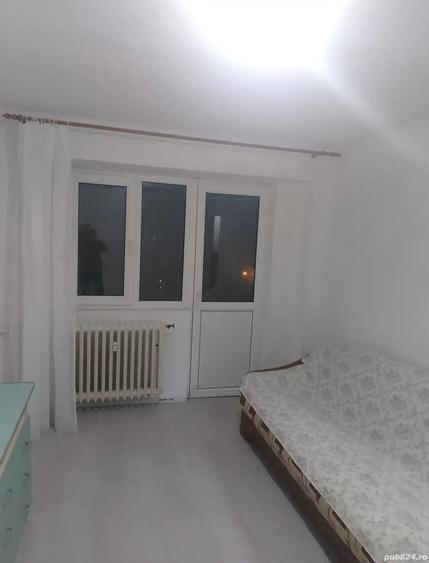 Apartament cu 2 camere semidecomandat în Micro 38