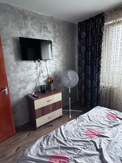 Apartament cu 2 camere decomandat în Tei
