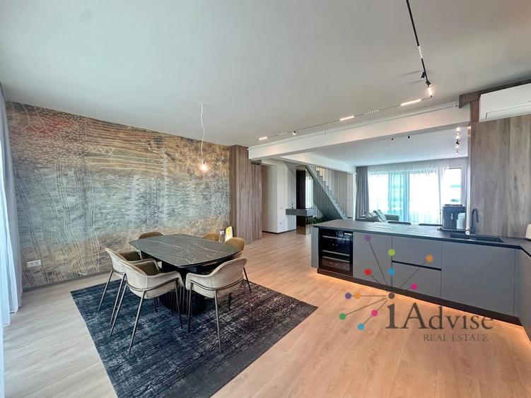 Apartament cu 4 camere decomandat, mobilat în Central