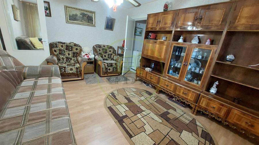 Apartament 2 camere semidecomandat, etajul 3, Craiovita zona Scoala Elena Farago - 1