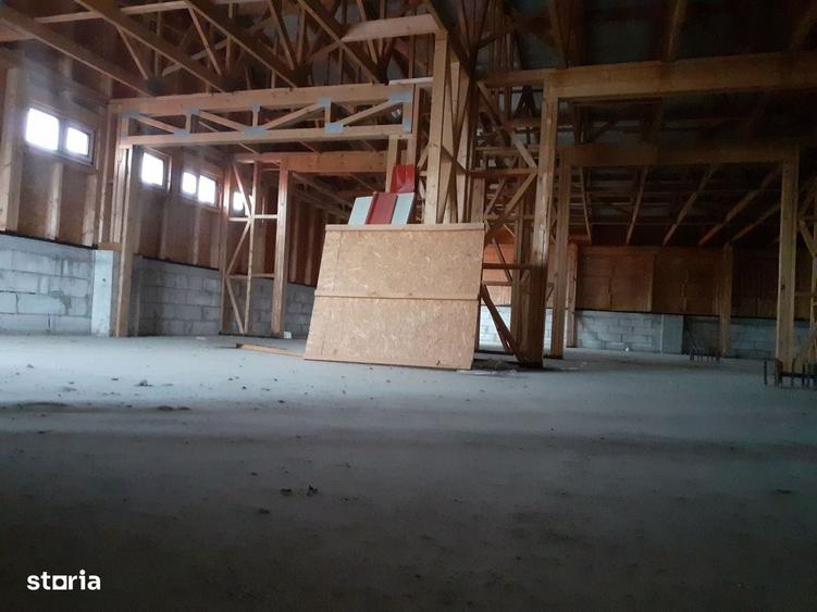 Casă cu 4 camere cu Teren 7650 Mp în Central