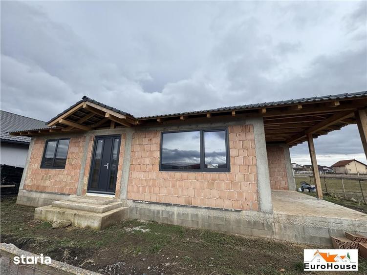 Casă cu 3 camere cu Teren 300 Mp în Central