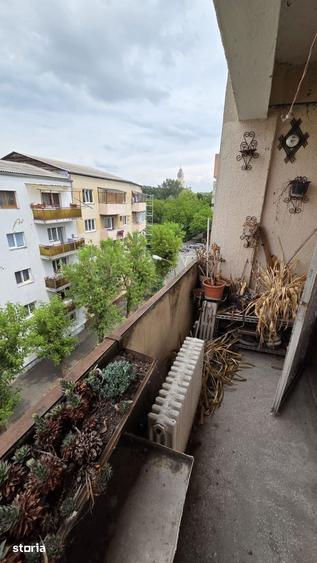 Apartament cu 3 camere în Micro 16