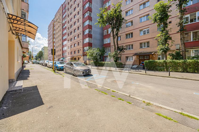 Garsonieră decomandată, mobilată în Calea București