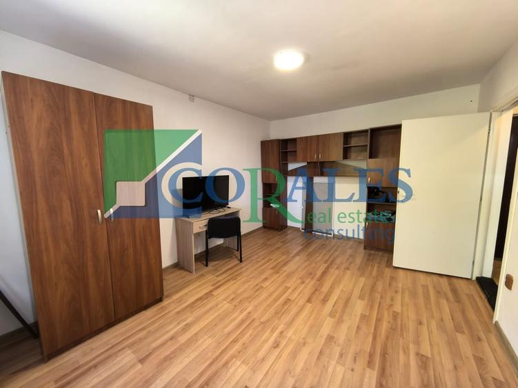 Garsonieră decomandată, mobilată în Complex Studențesc