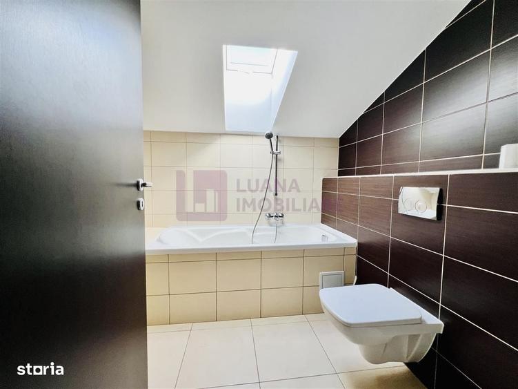 Casă cu 4 camere în Roșia