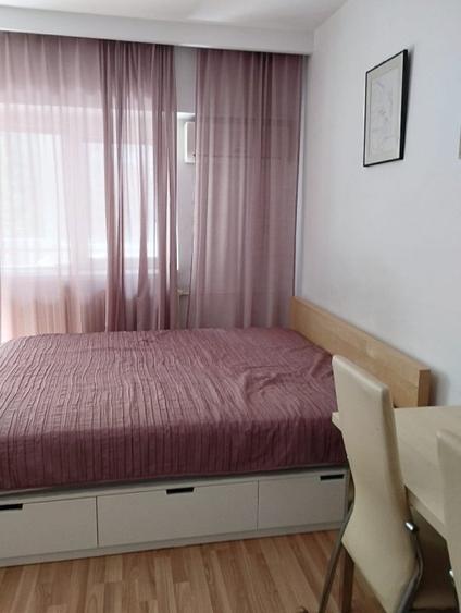 Garsonieră decomandată, mobilată în Vitan