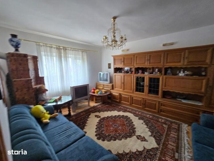Casă cu 4 camere cu Teren 1210 Mp în Coșești