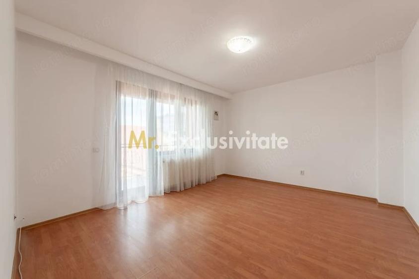Casă cu 8 camere cu Teren 1000 Mp în Sud