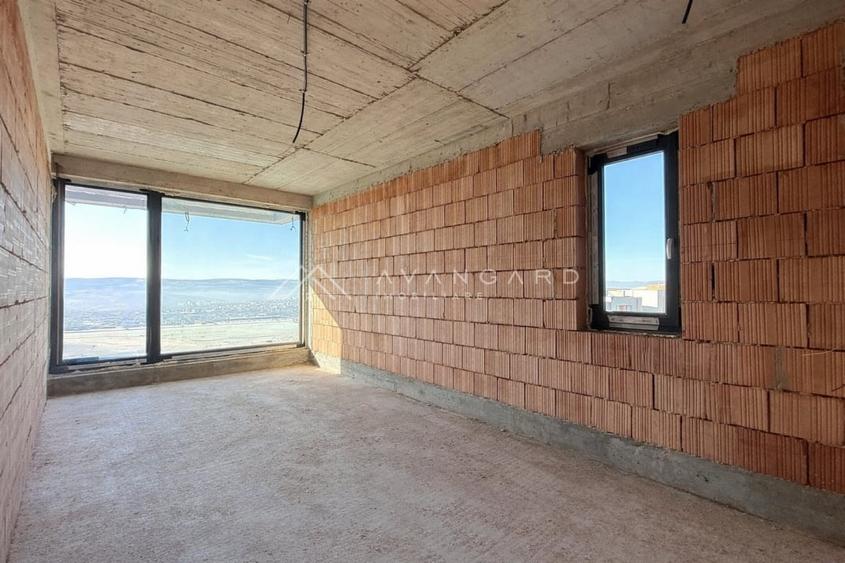 Duplex cu 4 camere cu Canalizare în Iris