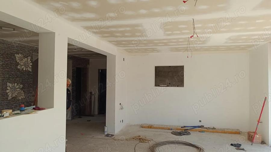 Casă cu 5 camere în Câmpinița