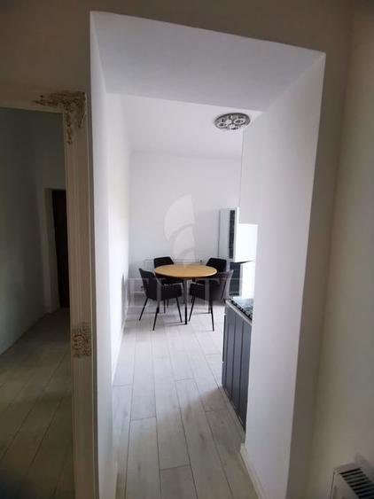 Apartament cu 2 camere decomandat, mobilat în Central