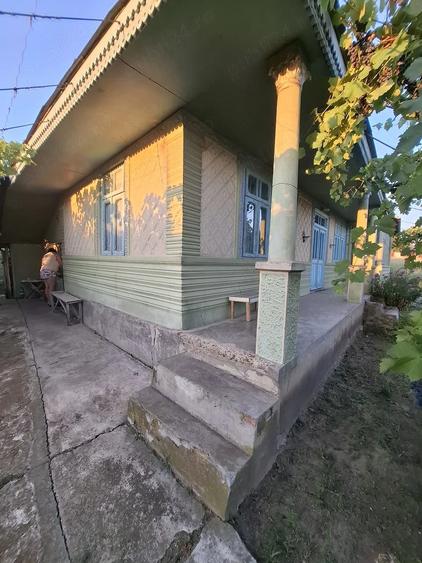 Casă cu Teren 2500 Mp în Gohor
