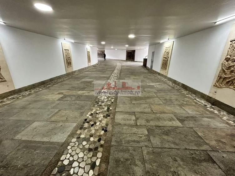 Spațiu comercial, de 174 mp, în Universitate