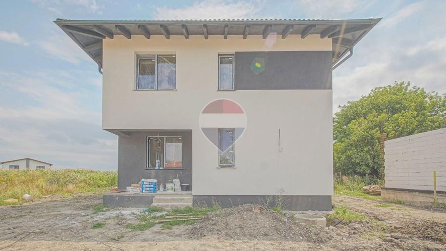 Duplex cu 4 camere cu Teren 500 Mp în Stupini