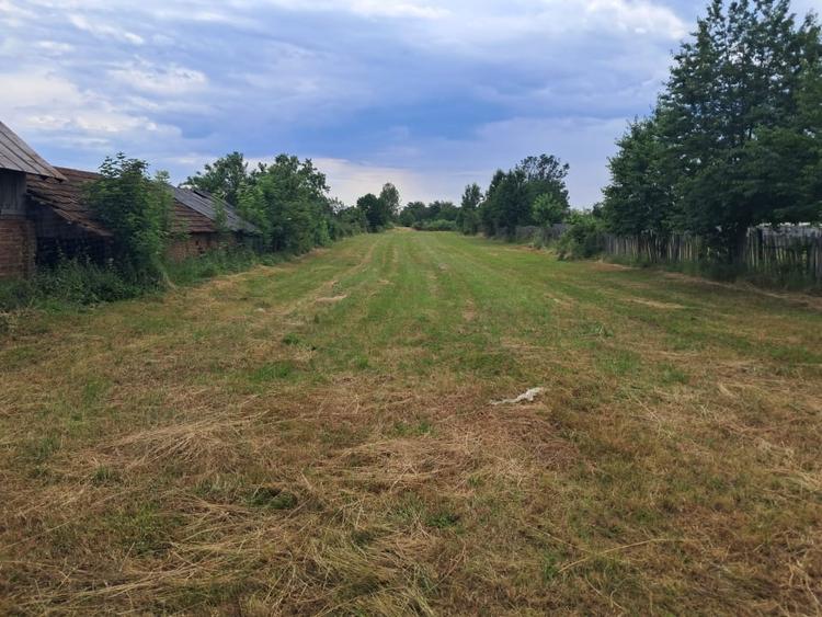 Teren Construcții intravilan de 3677 mp, în Polovragi