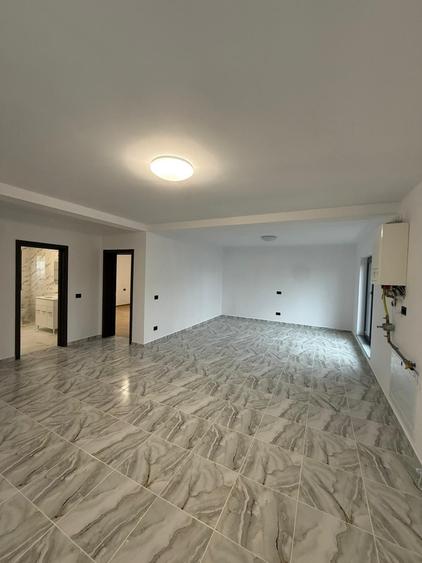 Casă individuală cu 3 camere cu Teren 400 Mp în Letea
