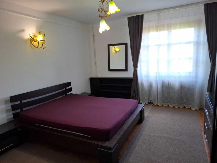 Apartament cu 4 camere decomandat în Tătărași