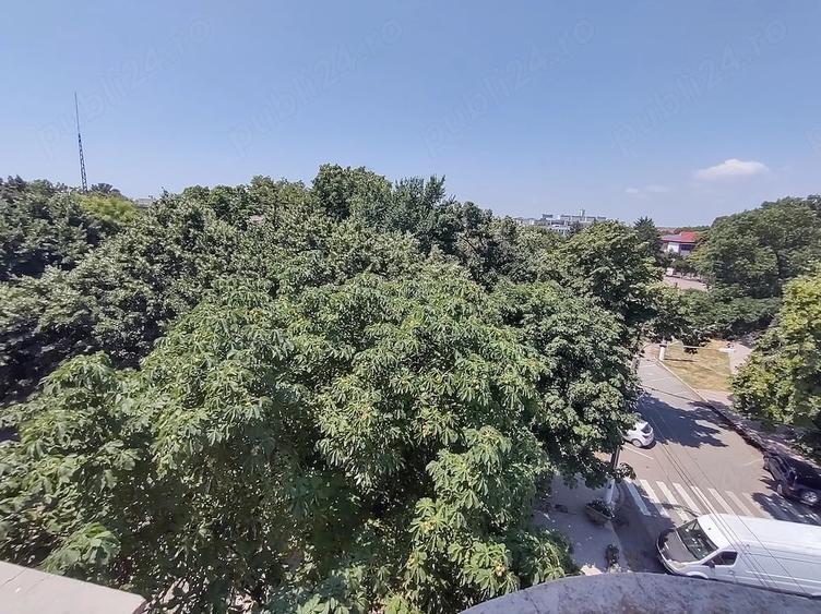 Apartament cu 3 camere decomandat în Ultracentral
