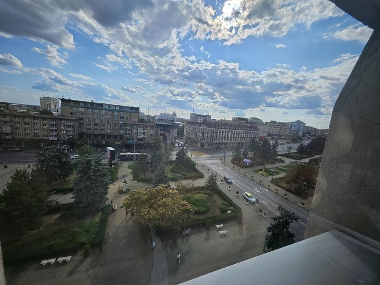 Apartament cu 3 camere în Ultracentral