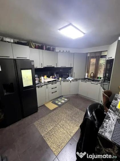 Casă cu 3 camere cu Teren 400 Mp în Malu Roșu