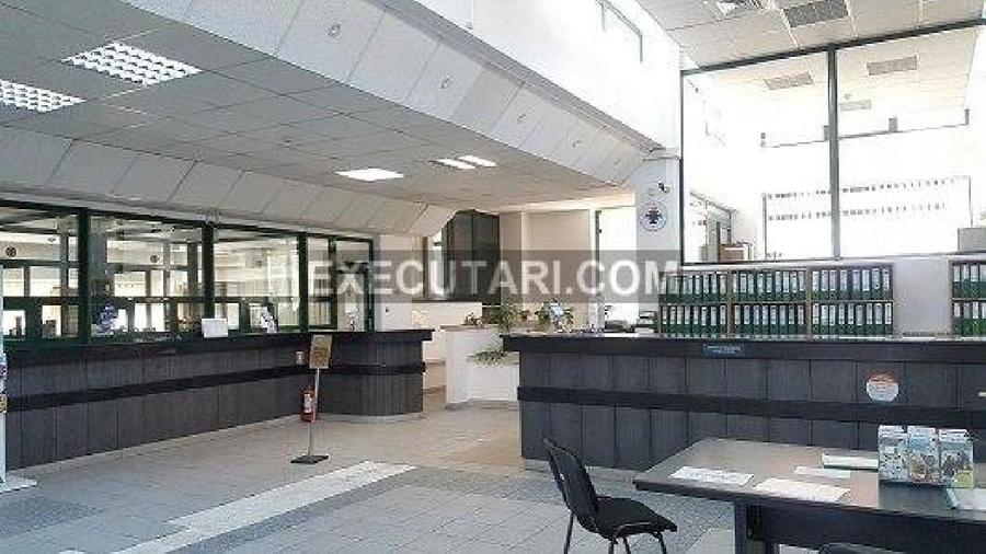 Spațiu comercial, în Banca Națională