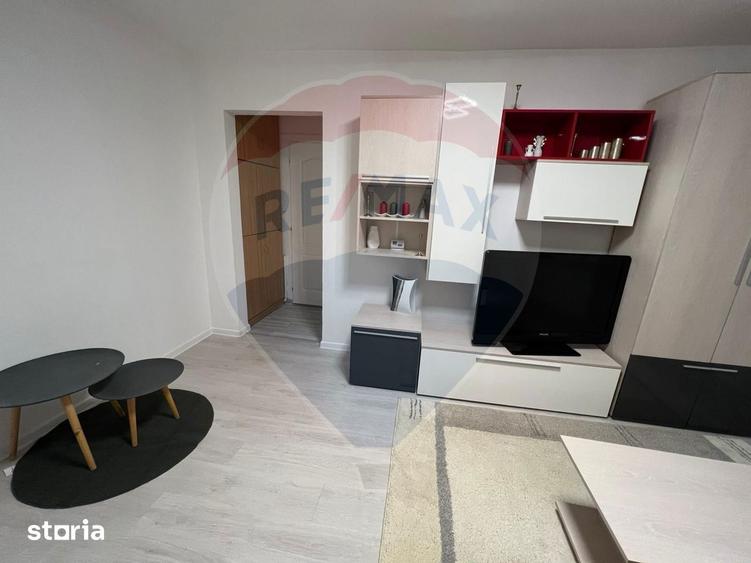 Apartament cu 2 camere, mobilat în Romanilor