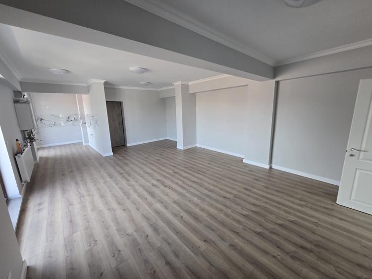 Apartament cu 2 camere semidecomandat în Dămăroaia