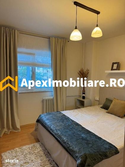 Apartament cu 3 camere semidecomandat în Tineretului