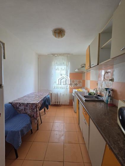 Apartament cu 3 camere semidecomandat în Bălcescu