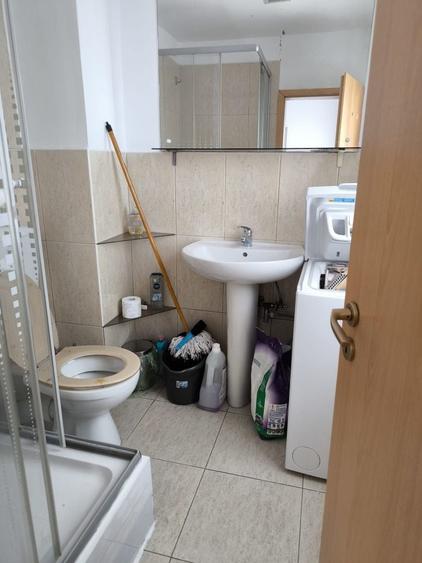 Apartament cu 2 camere semidecomandat în P-ța Doina