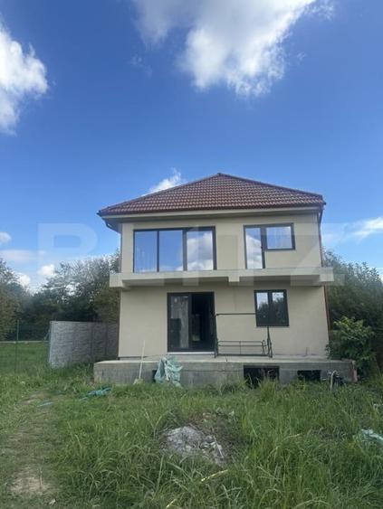 Casă individuală cu 6 camere cu Canalizare în Periferie