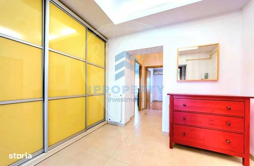 Apartament cu 3 camere, mobilat în Tei