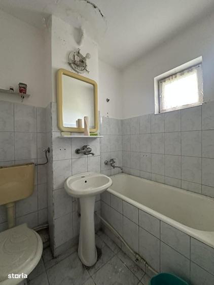 Apartament cu 3 camere decomandat în Horea