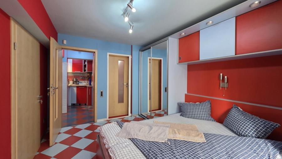 Apartament cu 4 camere decomandat, mobilat în Complex Studențesc