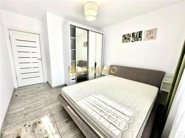 Apartament cu 3 camere decomandat, mobilat în Est