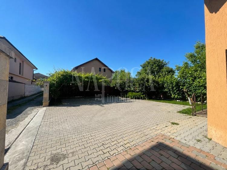 Casă individuală cu 6 camere cu Canalizare în Florești