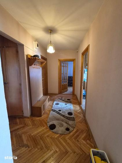 Apartament cu 3 camere decomandat în Bistrița Lac