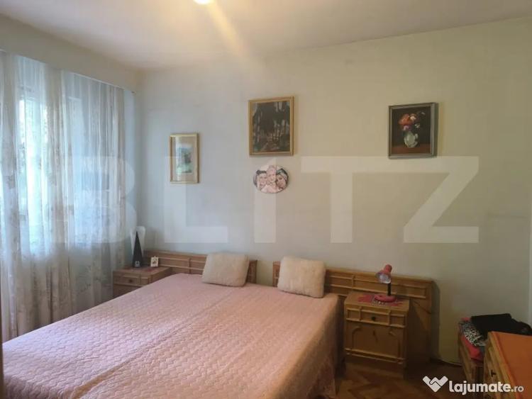 Apartament de vanzare, cu 3 camere si 3 balcoane, 74 mp, zon - 10