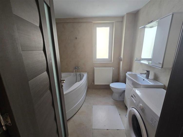 Apartament cu 3 camere decomandat, mobilat în Valea Lupului