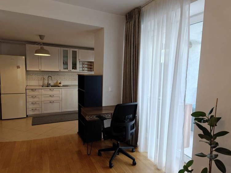 Apartament cu 2 camere semidecomandat, mobilat în Doamna Ghica