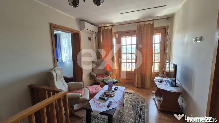 Casă cu 5 camere cu Teren 1005 Mp în Băjești