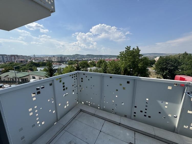 Apartament cu 2 camere semidecomandat, mobilat în Zorilor