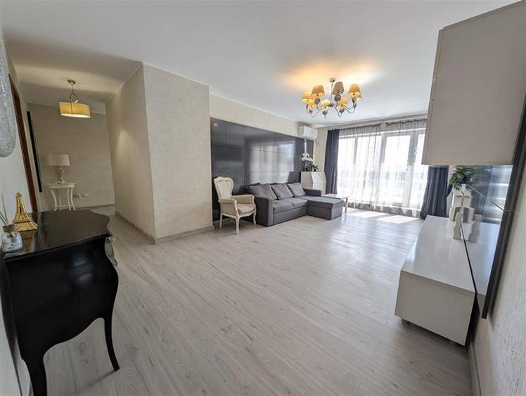 Apartament cu 3 camere decomandat în Ștefan cel Mare