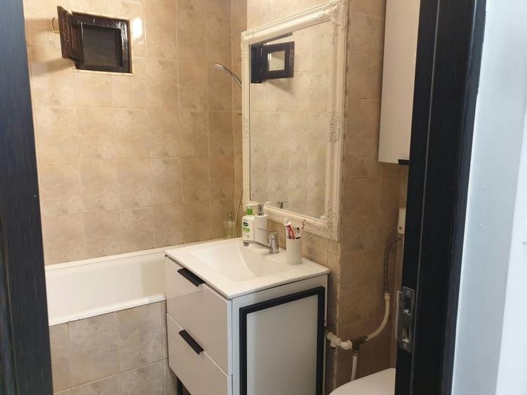 Apartament cu 2 camere decomandat în Exterior Vest