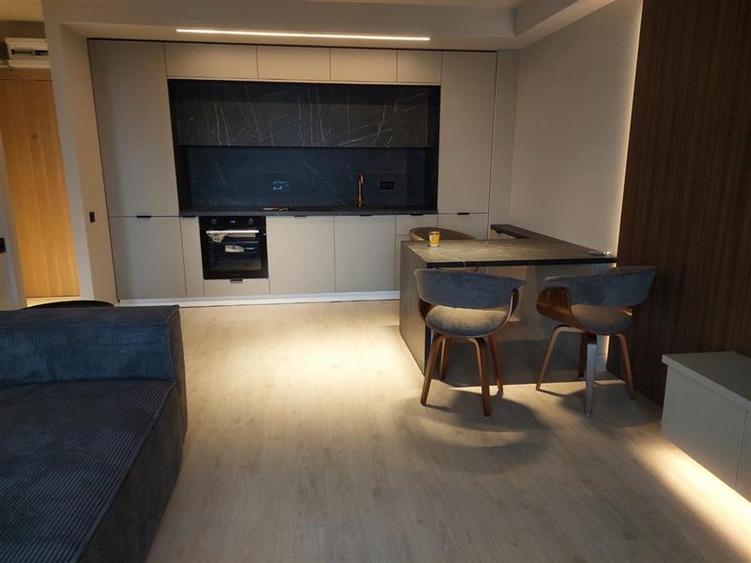 Apartament cu 2 camere semidecomandat în Costin Georgian