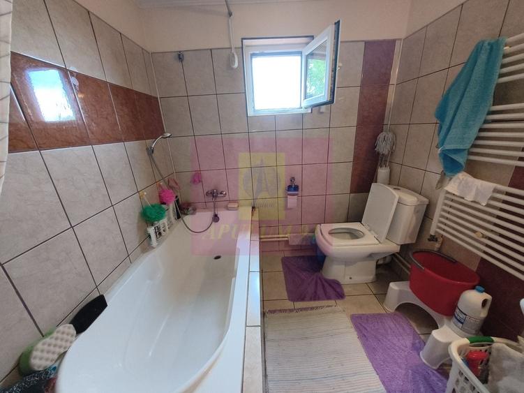Casă individuală cu 3 camere cu Canalizare în Câmpurelu