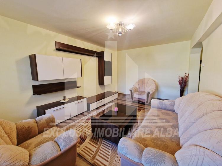 Apartament cu 4 camere decomandat, mobilat în Cetate