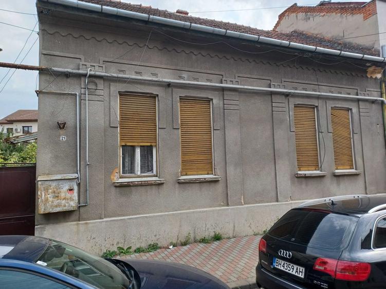 Casă cu 3 camere în Central